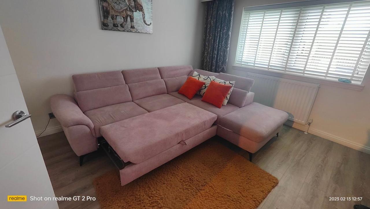 Lovely 2 Bedroom Modern Ground Floor Flat Apartment