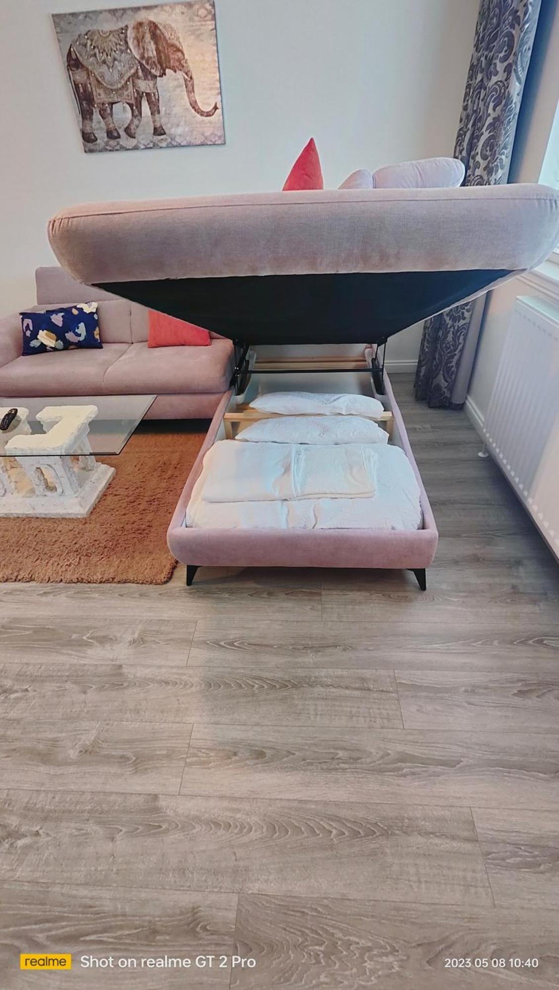 Lovely 2 Bedroom Modern Ground Floor Flat Apartment
