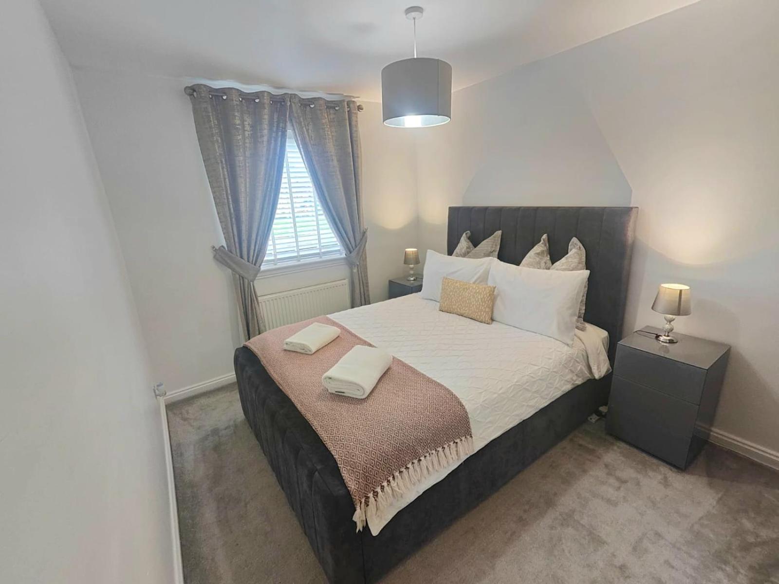 Lovely 2 Bedroom Modern Ground Floor Flat * Clydebank